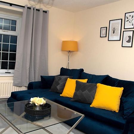 Xb Property - Comfy House Perfect For Families Contractors Relocators Вест-Бромвіч Екстер'єр фото